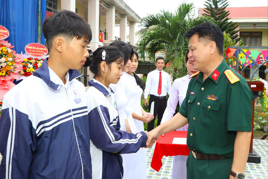Trường THPT Trần Phú khai giảng năm học mới