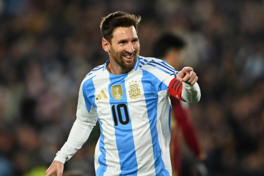 Lionel Messi lập cú đúp, thêm 3 đội dự vòng chung kết World Cup 2026