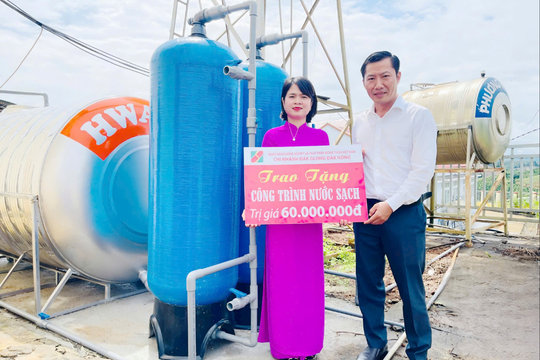 Xã Quảng Khê tặng hệ thống lọc nước cho Trường Mẫu giáo Hoa Sen