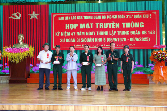 Cựu chiến binh Trung đoàn Bộ binh 143 họp mặt kỷ niệm ngày truyền thống