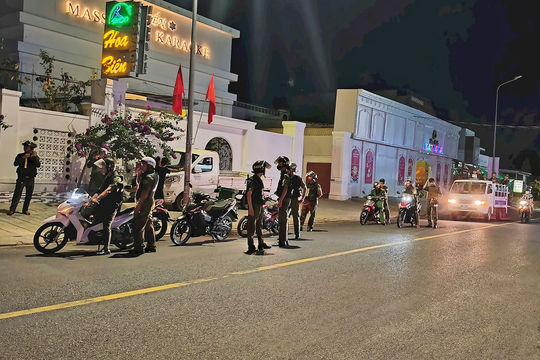 Giữ bình yên nơi xứ biển Liên Hương