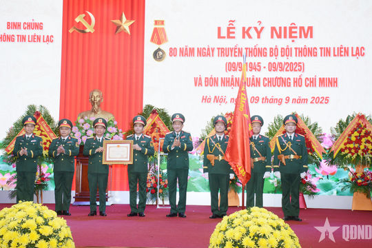 Binh chủng Thông tin liên lạc kỷ niệm 80 năm Ngày truyền thống và đón nhận Huân chương Hồ Chí Minh