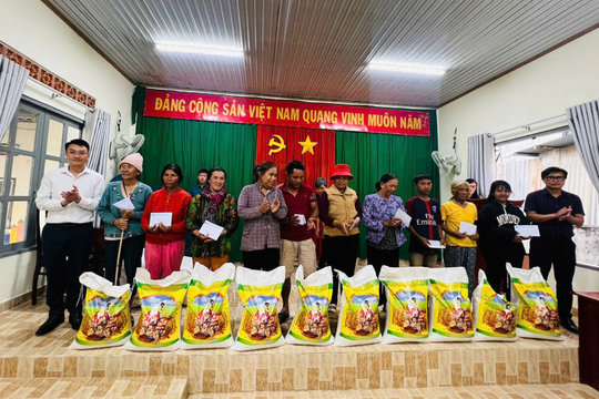 Lâm Ðồng kịp thời hỗ trợ người dân sau lũ