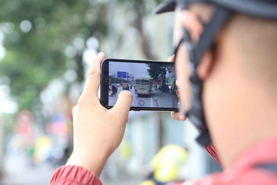 Bộ Công an đề xuất 02 mức thưởng cho người phản ánh vi phạm giao thông, tối đa 5 triệu đồng/vụ