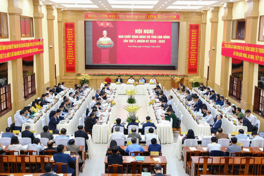 Lâm Ðồng sàng lọc, nâng cao chất lượng đội ngũ đảng viên