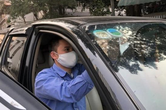 Đề xuất bỏ tem nộp phí sử dụng đường bộ