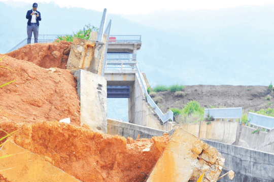 Công trình trọng điểm hư hỏng nặng nề