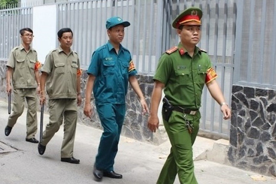 Công an xã giám sát người có hành vi bạo lực gia đình
