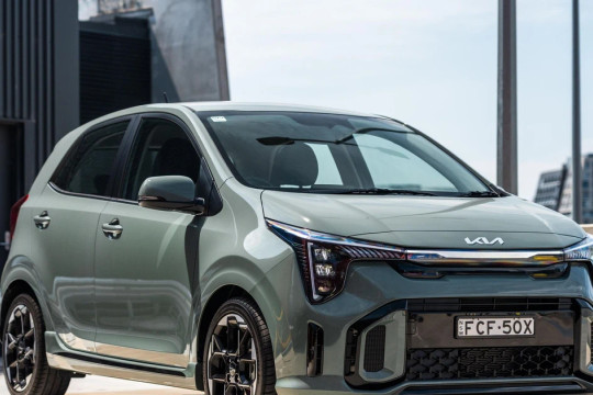 KIA Morning trở lại với thiết kế mới, giá hơn 300 triệu đồng