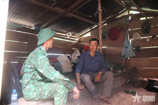 Nghệ An: Bí thư chi bộ bản Cha Nga gác nỗi buồn riêng, lo việc chung
