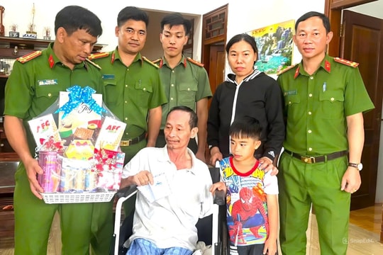 Điểm tựa an ninh trật tự của xã vùng sâu