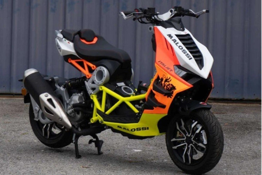 Italjet Dragster 300 2025 ra mắt: Thiết kế độc đáo, hiệu suất đỉnh cao