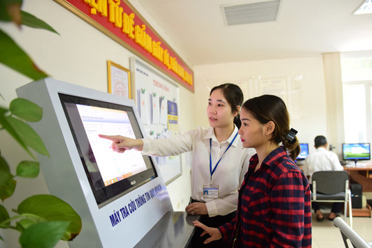 Phấn đấu đến năm 2025, 40% dân số trưởng thành sử dụng dịch vụ công trực tuyến