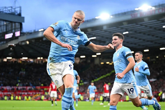 Premier League: Liverpool trở lại ngôi đầu, Man City đánh bại M.U
