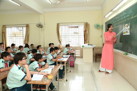 Nghị quyết 281: Xây dựng chính sách ưu đãi đặc thù để thu hút học sinh giỏi theo học ngành sư phạm