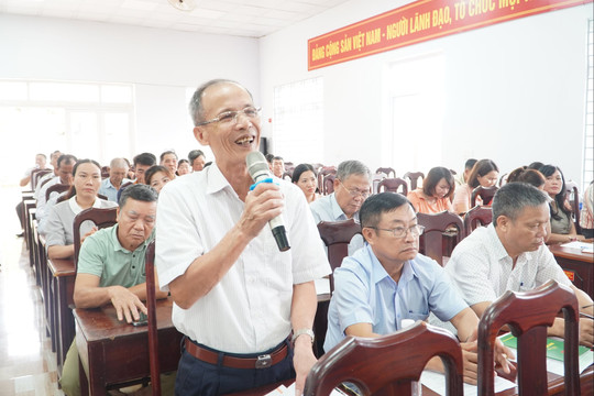 Bí thư chi bộ cấp thôn - cánh tay nối dài của Ðảng