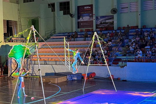 Nhớ gánh xiếc một thời!