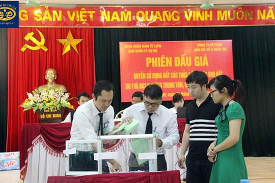 Căn cứ chọn nhà thầu tổ chức đấu giá đất