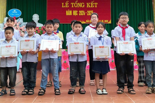 Từ 31/10, thực hiện quy định mới về khen thưởng và kỷ luật học sinh
