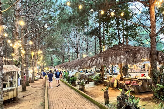 Khám phá chợ phiên độc đáo ở Măng Đen