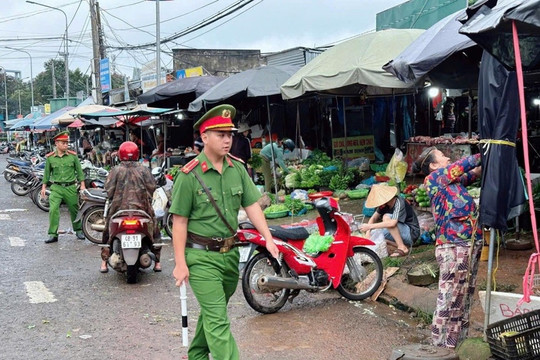 Lập lại trật tự hành lang an toàn giao thông