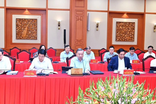 Bộ Chính trị quy định danh mục vị trí chức danh, nhóm chức danh, chức vụ lãnh đạo của hệ thống chính trị