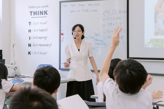 Chuẩn năng lực ngoại ngữ của giáo viên dạy học bằng tiếng nước ngoài trong trường học áp dụng từ 25/9/2025