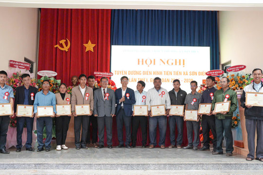 Thi đua yêu nước ở xã vùng sâu Sơn Ðiền