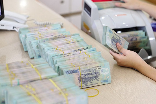 Từ ngày 1-11, chuyển tiền trong nước từ 500 triệu đồng trở lên phải báo cáo