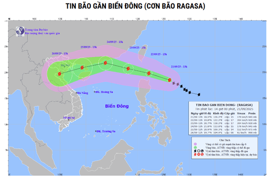 Vùng gần tâm siêu bão Ragasa, gió mạnh cấp 14-15, giật trên cấp 17