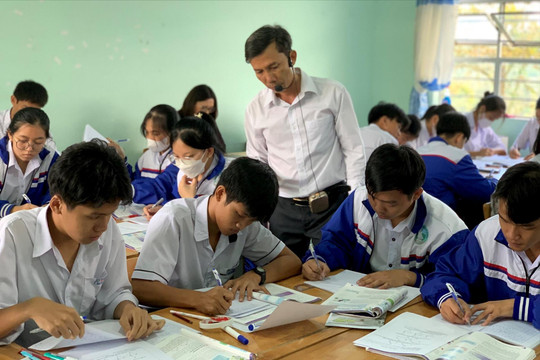 Trường THPT Đạm Ri - Điểm sáng trong Phong trào thi đua Dạy tốt, học tốt