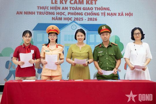 Hà Nội: Phổ biến kiến thức, kỹ năng an toàn giao thông đến hơn 11.000 học sinh, giáo viên