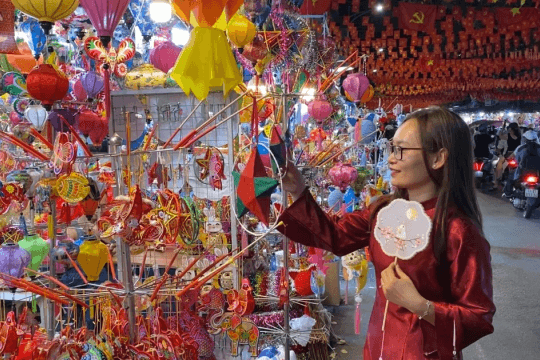 Đồ chơi truyền thống ngày càng lên ngôi tại thị trường hàng Trung thu tại Hà Nội