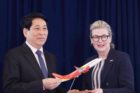 Chủ tịch nước Lương Cường chứng kiến Vietjet nhận bàn giao tàu bay Boeing đầu tiên – Dấu mốc 30 năm quan hệ Việt Nam – Hoa Kỳ