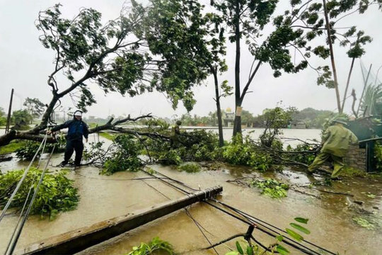 Siêu bão Ragasa chưa qua, Biển Đông lại sắp đón bão số 10, hướng vào miền Trung