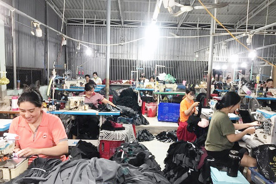May gia công nông thôn: Lợi cả đôi bề
