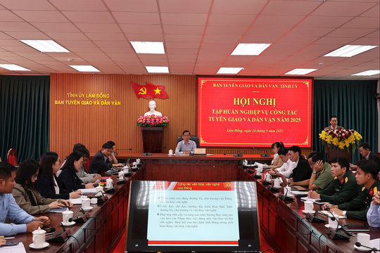 Nâng cao nghiệp vụ cho 700 cán bộ tuyên giáo, dân vận