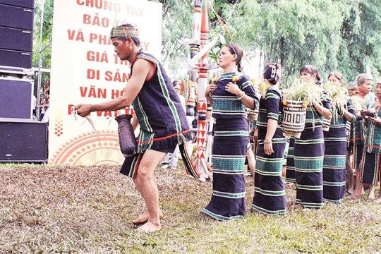 Lễ gọi hồn lúa của người M’nông Gar