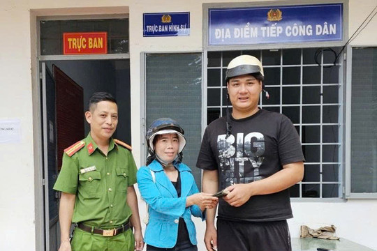 Nhặt được 7,5 triệu đồng mang giao nộp cho công an