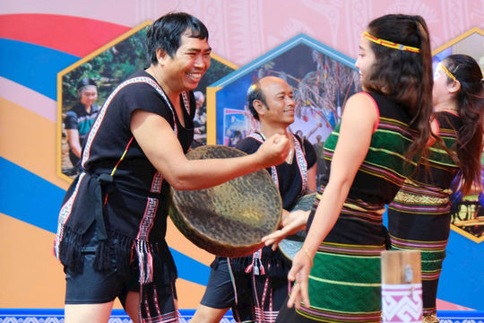 Gìn giữ bản sắc M’nông, lan tỏa tinh thần yêu nước