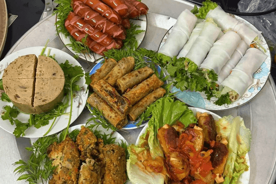 Tranh cãi quanh mâm cúng '4.0 thiếu mỗi trà sữa' của cô gái Hưng Yên