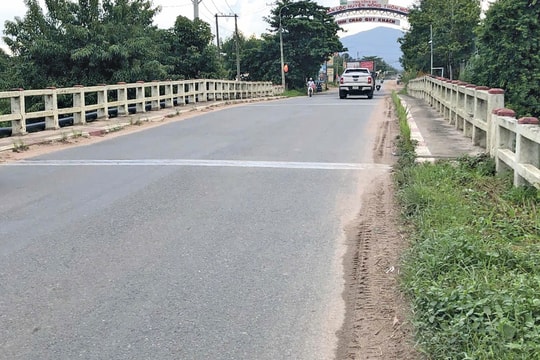 Cầu Gia Huynh đang được nâng cấp