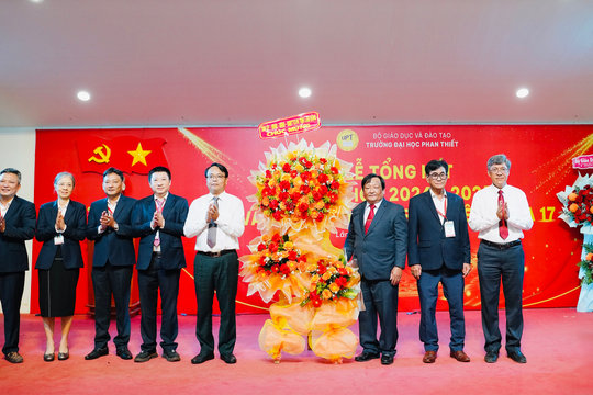 Trường Đại học Phan Thiết đón gần 900 tân sinh viên năm học mới
