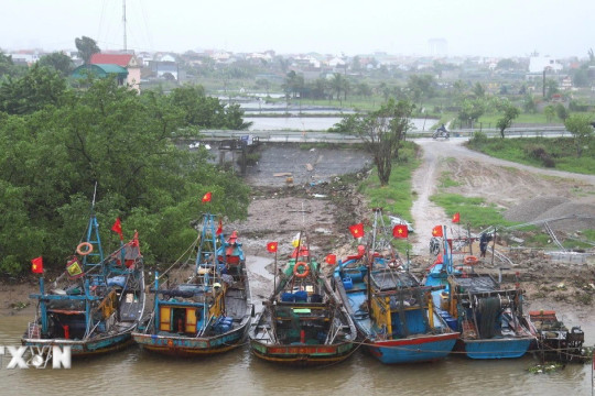 Thủ tướng: Chủ động ứng phó với bão số 10 ở mức cao nhất, không để bị động