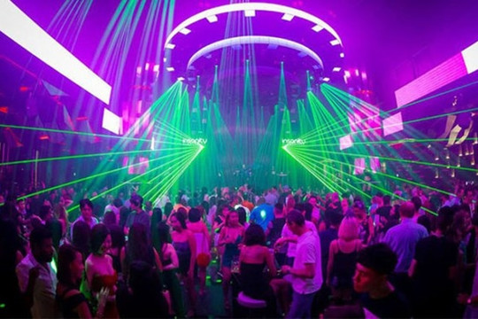 Đề xuất mức thu phí thẩm định cấp giấy phép đủ điều kiện kinh doanh dịch vụ karaoke, dịch vụ vũ trường