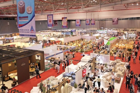 UBND TP Hà Nội phối hợp Tập đoàn Vingroup tăng cường đưa, đón khách tham quan Hội chợ mùa Thu 2025