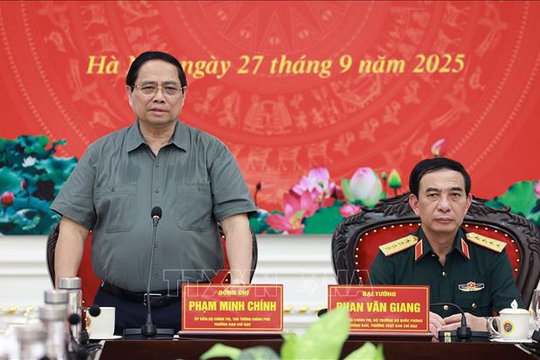 Thủ tướng Phạm Minh Chính làm việc với Quân ủy Trung ương, Bộ Quốc phòng về Công nghiệp quốc phòng