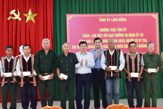 Quy tụ lòng dân để phát triển bền vững