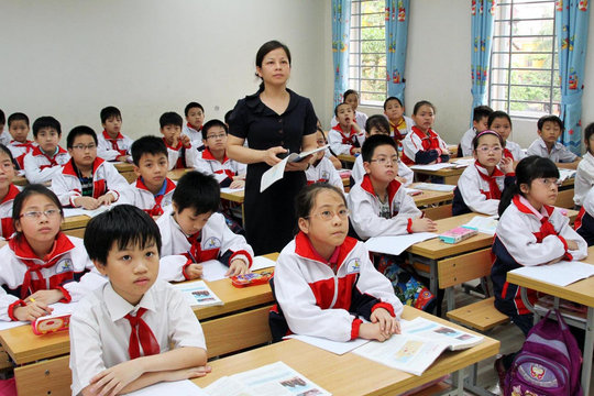 Chuyển hạng giáo viên THCS sang tiểu học: Quy định và quyền lợi