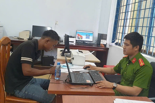 Công an Cư Jút bắt nhanh đối tượng cướp giật điện thoại